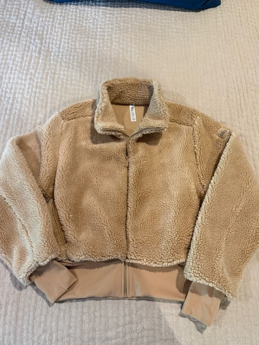 ALO Foxy Sherpa Jacket- Beige